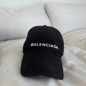 BALENCIAGA CAP IN BLACK/WHITE
